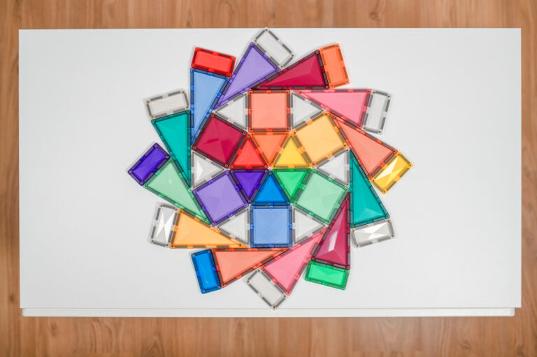 Bright and Sparkly: 6 Stunning Christmas Ideas using New CONNETIX Light-up and Glitter Tiles
